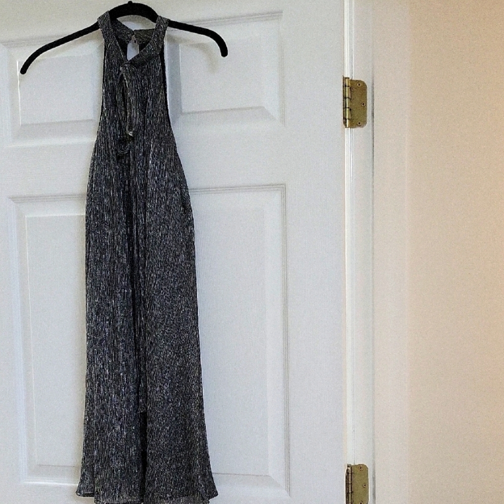 Romeo + Juliet Couture - Elegant Black and Metallic Silver Halter Dress